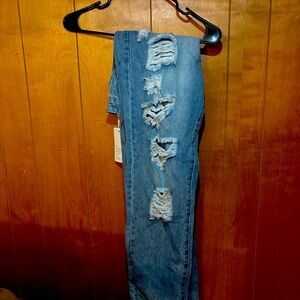 light washh ripped jeanss .